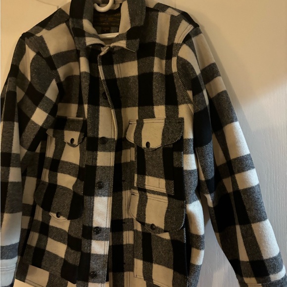 Filson wool high quality men’s coat .  excellent condition. No signs of wear - Picture 3 of 6